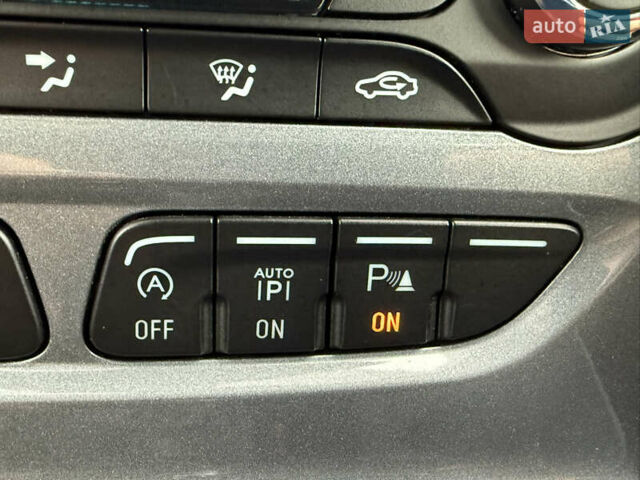 Серый Форд Фокус, объемом двигателя 1.6 л и пробегом 227 тыс. км за 8900 $, фото 55 на Automoto.ua