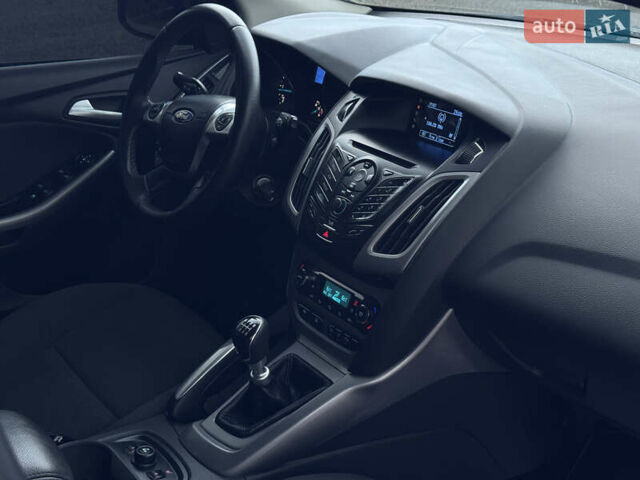 Серый Форд Фокус, объемом двигателя 1.6 л и пробегом 235 тыс. км за 7800 $, фото 59 на Automoto.ua