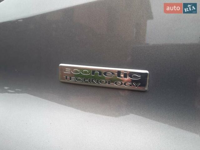Сірий Форд Фокус, об'ємом двигуна 1.6 л та пробігом 258 тис. км за 8199 $, фото 77 на Automoto.ua