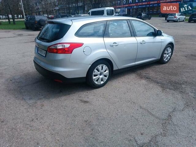 Серый Форд Фокус, объемом двигателя 1.6 л и пробегом 330 тыс. км за 8000 $, фото 4 на Automoto.ua