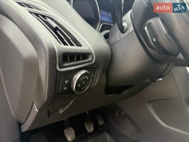 Сірий Форд Фокус, об'ємом двигуна 1.6 л та пробігом 279 тис. км за 7799 $, фото 32 на Automoto.ua