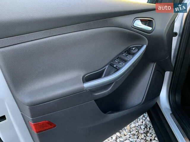 Серый Форд Фокус, объемом двигателя 1.6 л и пробегом 236 тыс. км за 7800 $, фото 16 на Automoto.ua