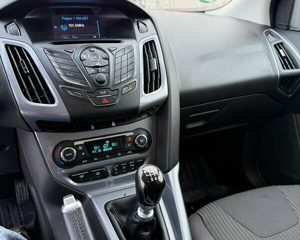 Серый Форд Фокус, объемом двигателя 1.56 л и пробегом 225 тыс. км за 8800 $, фото 38 на Automoto.ua