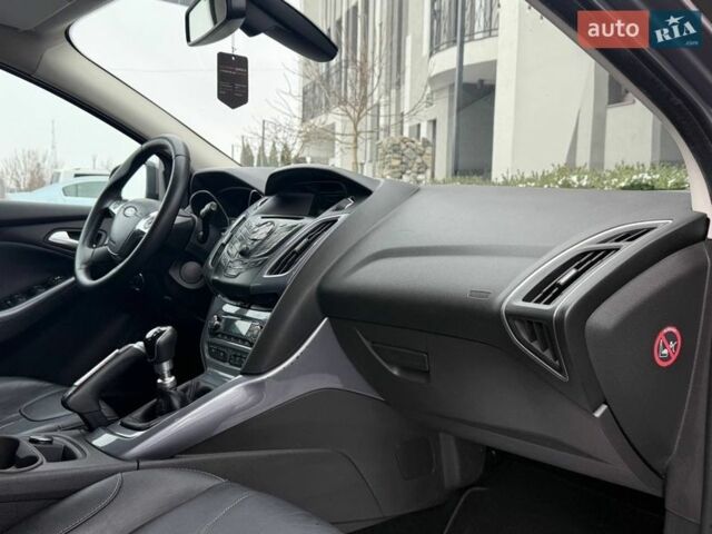 Серый Форд Фокус, объемом двигателя 1.6 л и пробегом 228 тыс. км за 8500 $, фото 30 на Automoto.ua