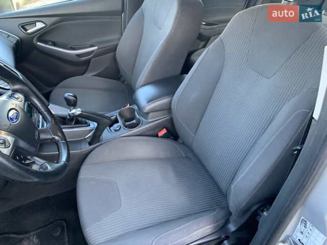 Форд Фокус 2013 в Ровно на Automoto.ua Серый Форд Фокус, объемом двигателя 1.6 л и пробегом 236 тыс. км за 7950 $, фото 28 на Automoto.ua