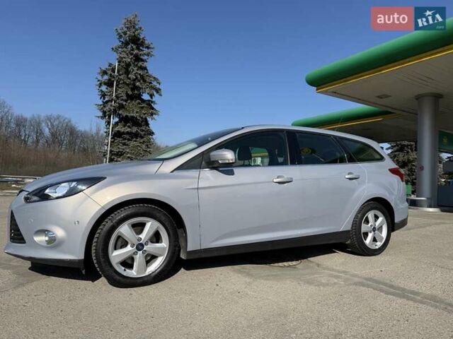 Серый Форд Фокус, объемом двигателя 1.6 л и пробегом 240 тыс. км за 8250 $, фото 1 на Automoto.ua