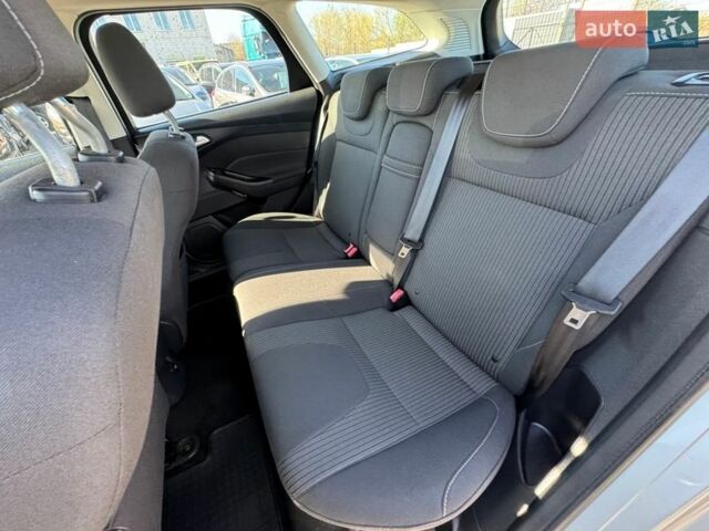 Серый Форд Фокус, объемом двигателя 1.6 л и пробегом 227 тыс. км за 8600 $, фото 49 на Automoto.ua