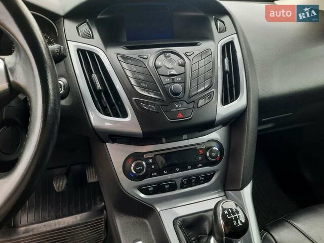 Серый Форд Фокус, объемом двигателя 1.6 л и пробегом 258 тыс. км за 8299 $, фото 52 на Automoto.ua