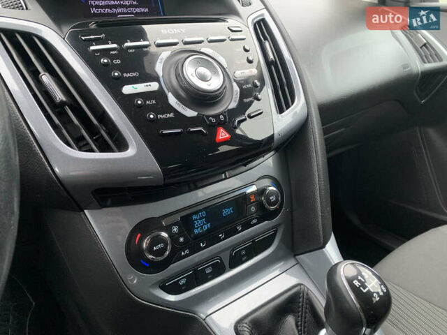 Серый Форд Фокус, объемом двигателя 1.6 л и пробегом 215 тыс. км за 8200 $, фото 39 на Automoto.ua