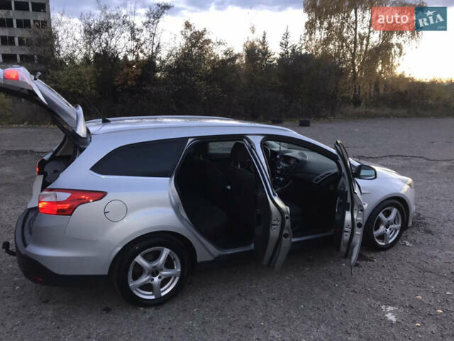 Форд Фокус 2013 в Львове на Automoto.ua Серый Форд Фокус, объемом двигателя 1.56 л и пробегом 259 тыс. км за 8400 $, фото 6 на Automoto.ua