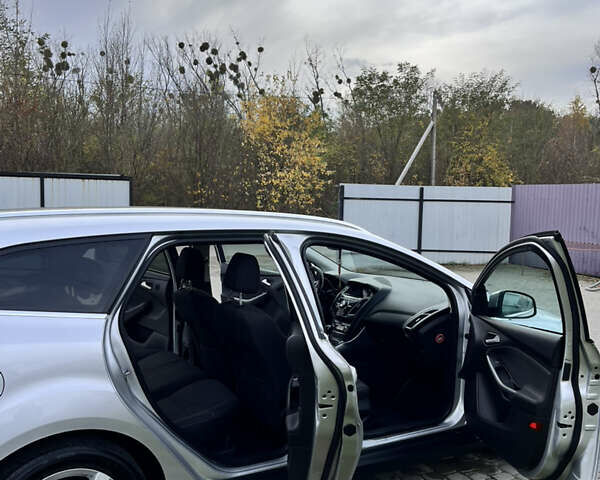 Сірий Форд Фокус, об'ємом двигуна 1.6 л та пробігом 259 тис. км за 8400 $, фото 19 на Automoto.ua