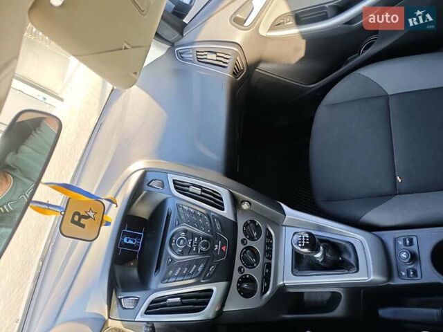 Сірий Форд Фокус, об'ємом двигуна 1.56 л та пробігом 237 тис. км за 8000 $, фото 13 на Automoto.ua