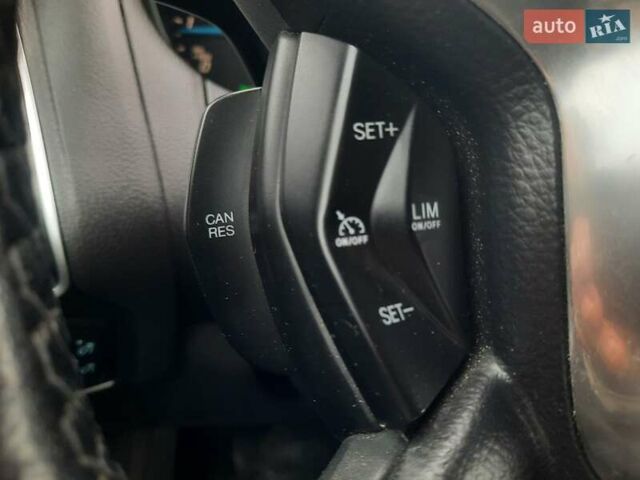 Сірий Форд Фокус, об'ємом двигуна 1.6 л та пробігом 258 тис. км за 8199 $, фото 89 на Automoto.ua