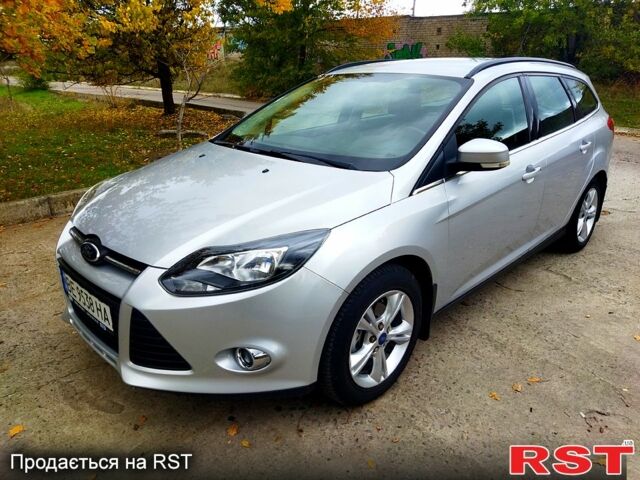 Форд Фокус 2013 в Вознесенске на Automoto.ua Серый Форд Фокус, объемом двигателя 1 л и пробегом 133 тыс. км за 6600 $, фото 2 на Automoto.ua