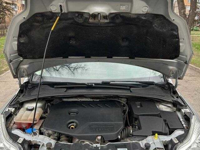 Серый Форд Фокус, объемом двигателя 1.6 л и пробегом 259 тыс. км за 7300 $, фото 20 на Automoto.ua