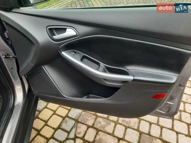 Серый Форд Фокус, объемом двигателя 1.6 л и пробегом 258 тыс. км за 8299 $, фото 79 на Automoto.ua