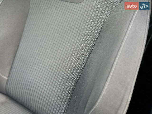 Форд Фокус 2013 у Стрые на Automoto.ua Сірий Форд Фокус, об'ємом двигуна 1.6 л та пробігом 217 тис. км за 8350 $, фото 83 на Automoto.ua