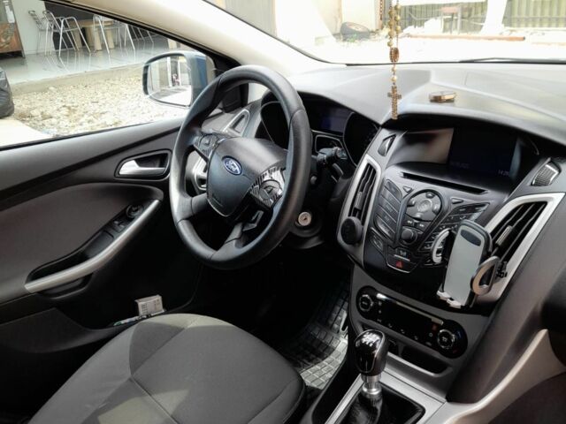 Серый Форд Фокус, объемом двигателя 2 л и пробегом 197 тыс. км за 6048 $, фото 4 на Automoto.ua