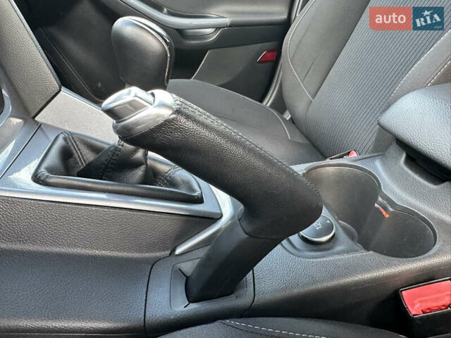 Форд Фокус 2013 у Стрые на Automoto.ua Сірий Форд Фокус, об'ємом двигуна 1.6 л та пробігом 217 тис. км за 8350 $, фото 95 на Automoto.ua