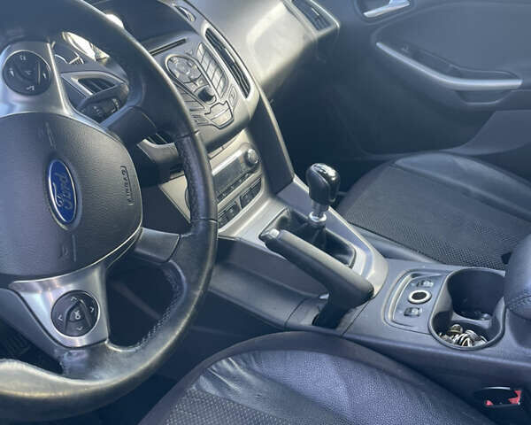 Серый Форд Фокус, объемом двигателя 1.6 л и пробегом 290 тыс. км за 6500 $, фото 1 на Automoto.ua