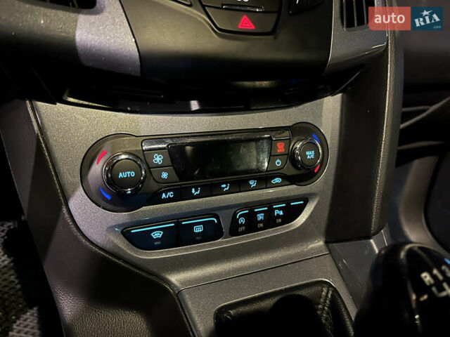 Серый Форд Фокус, объемом двигателя 1.56 л и пробегом 244 тыс. км за 9300 $, фото 12 на Automoto.ua