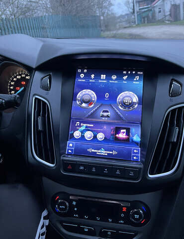 Серый Форд Фокус, объемом двигателя 1.56 л и пробегом 197 тыс. км за 8500 $, фото 13 на Automoto.ua