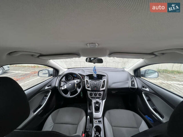 Серый Форд Фокус, объемом двигателя 1.6 л и пробегом 243 тыс. км за 7000 $, фото 13 на Automoto.ua