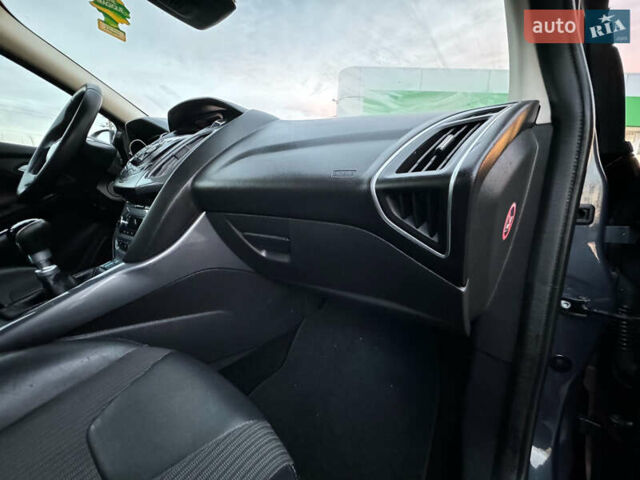 Серый Форд Фокус, объемом двигателя 1.6 л и пробегом 219 тыс. км за 9499 $, фото 111 на Automoto.ua