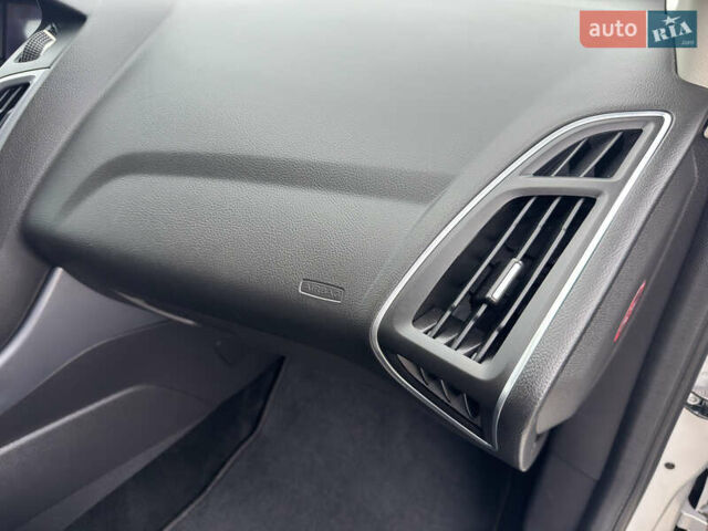 Серый Форд Фокус, объемом двигателя 1.6 л и пробегом 219 тыс. км за 8749 $, фото 49 на Automoto.ua