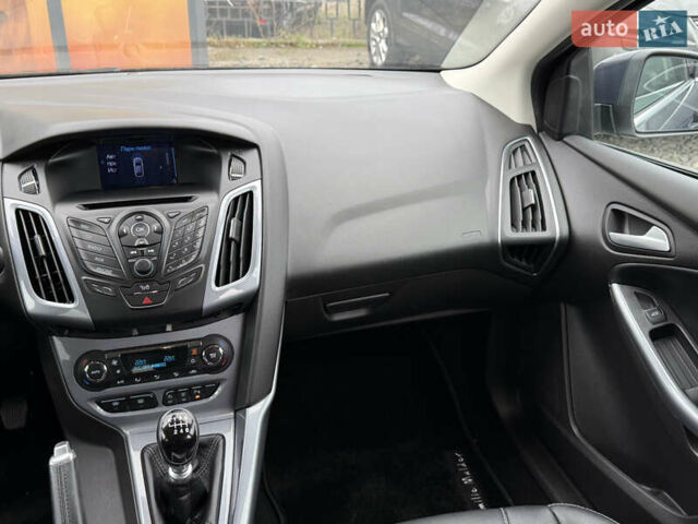 Серый Форд Фокус, объемом двигателя 1.6 л и пробегом 227 тыс. км за 8900 $, фото 36 на Automoto.ua