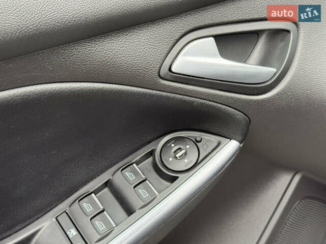 Серый Форд Фокус, объемом двигателя 1.6 л и пробегом 227 тыс. км за 8900 $, фото 45 на Automoto.ua