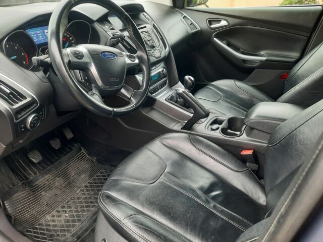 Серый Форд Фокус, объемом двигателя 1.6 л и пробегом 259 тыс. км за 8250 $, фото 5 на Automoto.ua