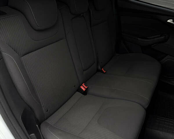 Серый Форд Фокус, объемом двигателя 1.56 л и пробегом 232 тыс. км за 7400 $, фото 27 на Automoto.ua