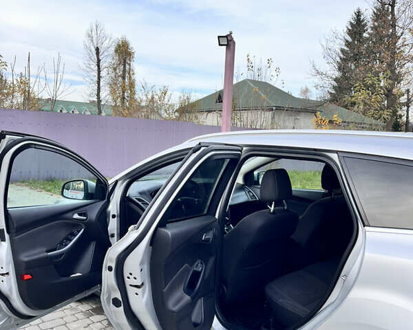 Сірий Форд Фокус, об'ємом двигуна 1.6 л та пробігом 259 тис. км за 8400 $, фото 14 на Automoto.ua