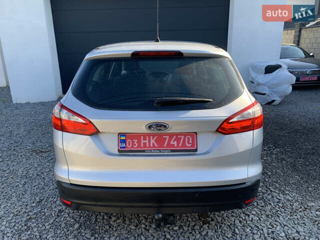 Форд Фокус 2013 в Ровно на Automoto.ua Серый Форд Фокус, объемом двигателя 1.6 л и пробегом 236 тыс. км за 7950 $, фото 4 на Automoto.ua