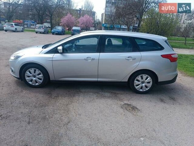 Серый Форд Фокус, объемом двигателя 1.6 л и пробегом 330 тыс. км за 8000 $, фото 7 на Automoto.ua