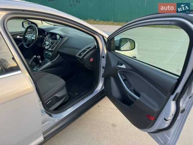 Сірий Форд Фокус, об'ємом двигуна 2 л та пробігом 193 тис. км за 7600 $, фото 27 на Automoto.ua