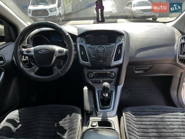 Форд Фокус 2013 в Новоукраинке на Automoto.ua Серый Форд Фокус, объемом двигателя 1.6 л и пробегом 257 тыс. км за 7900 $, фото 10 на Automoto.ua