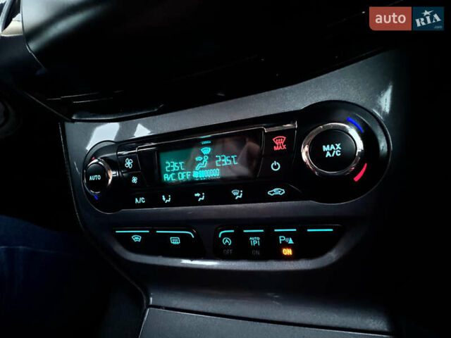 Серый Форд Фокус, объемом двигателя 1.6 л и пробегом 219 тыс. км за 9499 $, фото 89 на Automoto.ua