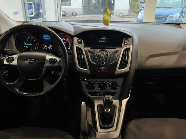 Форд Фокус 2014 у Львові на Automoto.ua Сірий Форд Фокус, об'ємом двигуна 1.6 л та пробігом 263 тис. км за 7600 $, фото 9 на Automoto.ua