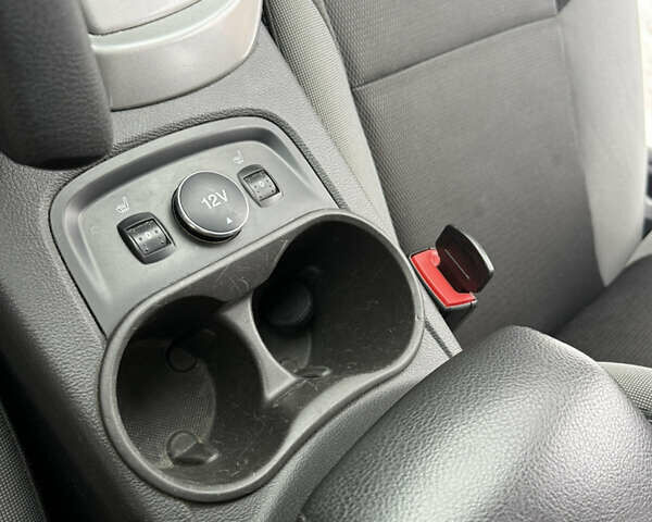 Сірий Форд Фокус, об'ємом двигуна 1.6 л та пробігом 201 тис. км за 6950 $, фото 22 на Automoto.ua