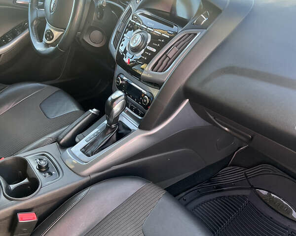 Серый Форд Фокус, объемом двигателя 2 л и пробегом 243 тыс. км за 9150 $, фото 20 на Automoto.ua