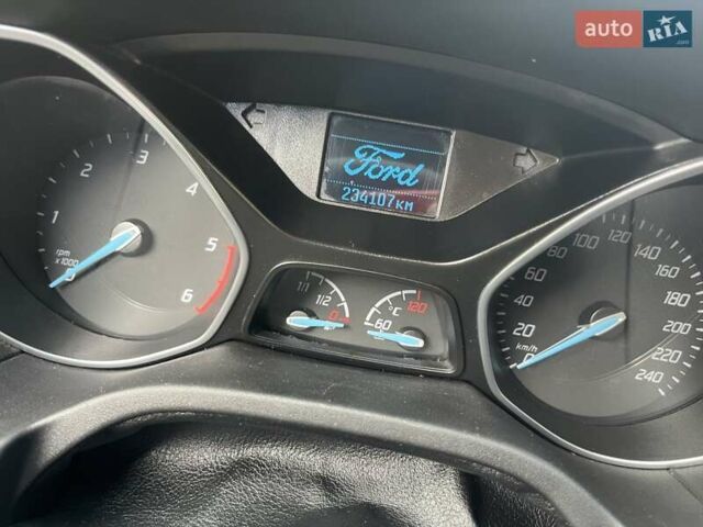 Форд Фокус 2014 у Нежине на Automoto.ua Сірий Форд Фокус, об'ємом двигуна 1.6 л та пробігом 230 тис. км за 8000 $, фото 22 на Automoto.ua