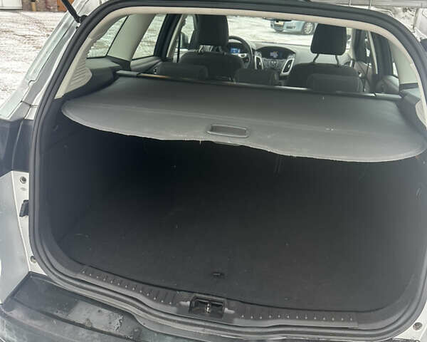 Серый Форд Фокус, объемом двигателя 1.56 л и пробегом 220 тыс. км за 7222 $, фото 9 на Automoto.ua