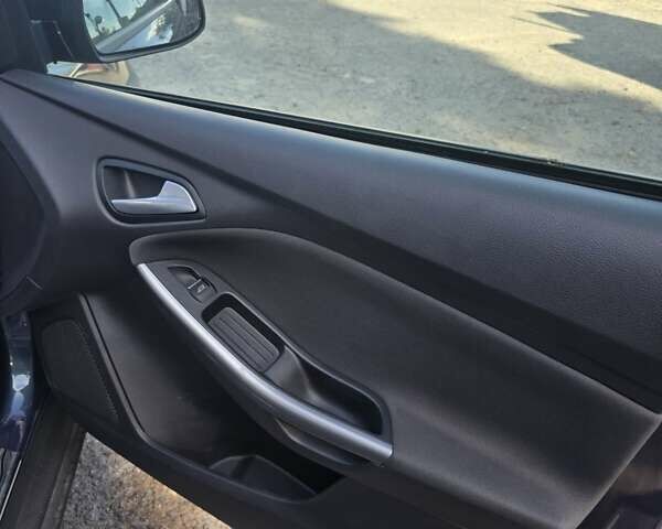 Форд Фокус 2014 у Дубно на Automoto.ua Сірий Форд Фокус, об'ємом двигуна 2 л та пробігом 239 тис. км за 8100 $, фото 2 на Automoto.ua
