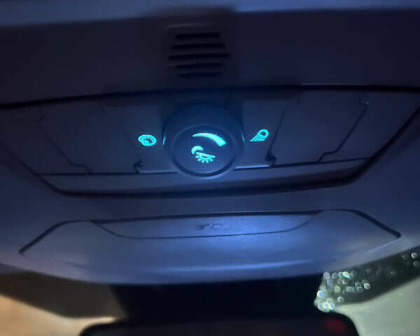 Сірий Форд Фокус, об'ємом двигуна 2 л та пробігом 300 тис. км за 8200 $, фото 6 на Automoto.ua