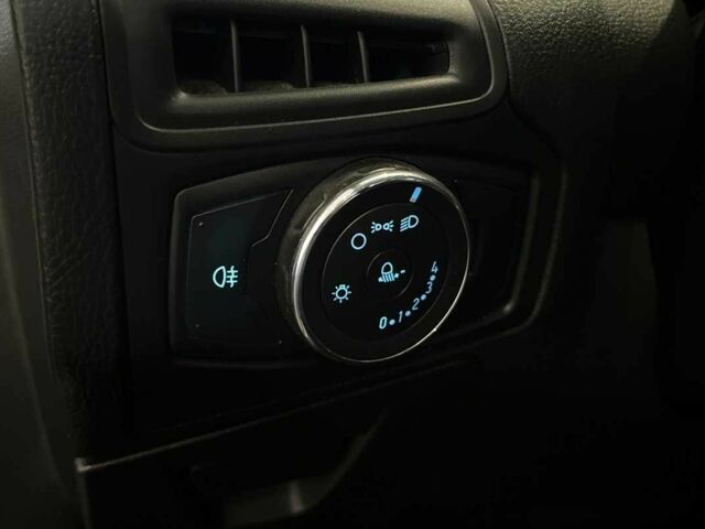 Форд Фокус 2014 у Львові на Automoto.ua Сірий Форд Фокус, об'ємом двигуна 1.6 л та пробігом 263 тис. км за 7600 $, фото 15 на Automoto.ua