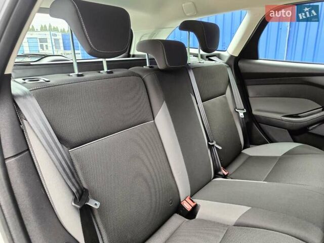 Серый Форд Фокус, объемом двигателя 1.6 л и пробегом 236 тыс. км за 6900 $, фото 33 на Automoto.ua