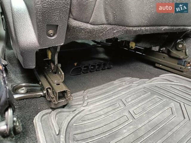 Серый Форд Фокус, объемом двигателя 1.6 л и пробегом 236 тыс. км за 6900 $, фото 44 на Automoto.ua