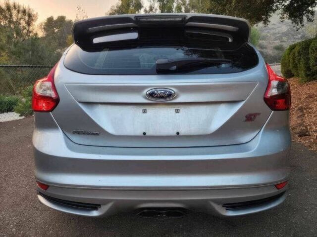 Сірий Форд Фокус, об'ємом двигуна 2 л та пробігом 86 тис. км за 9700 $, фото 3 на Automoto.ua